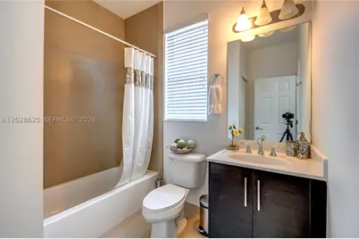 10555 NW 69th, Doral, FL 33178 - Photo 39