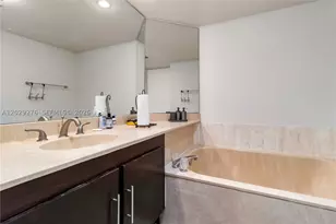 1717 N Bayshore, Miami, FL 33132 - Photo 21