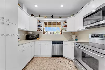 884 W 72nd, Hialeah, FL 33014 - Photo 23