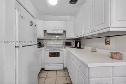 820 SW 11th #15B, Hallandale Beach, FL 33009 - Photo 15