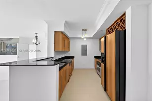 325 S Biscayne, Miami, FL 33131 - Photo 5