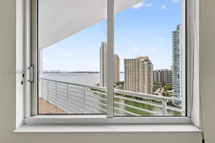 325 S Biscayne, Miami, FL 33131 - Photo 13