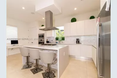 7480 NW 99th, Doral, FL 33178 - Photo 9