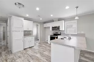 5530 SW 32nd, Dania Beach, FL 33312 - Photo 13