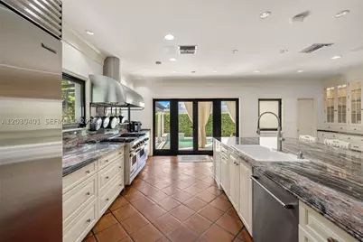 5860 Pine Tree, Miami Beach, FL 33140 - Photo 43