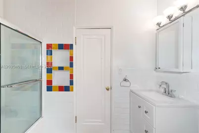 5860 Pine Tree, Miami Beach, FL 33140 - Photo 59
