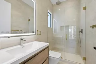 1380 Hollywood, Hollywood, FL 33019 - Photo 21