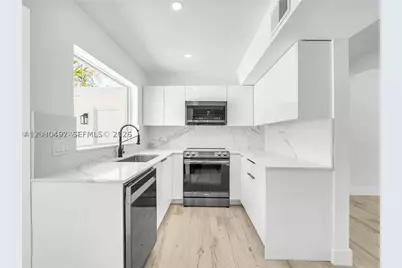 1905 Alamanda, North Miami, FL 33181 - Photo 7