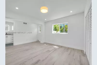 1905 Alamanda, North Miami, FL 33181 - Photo 11