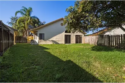[Address not provided], North Lauderdale, FL 33068 - Photo 5