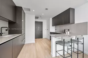 20 NE 11th, Miami, FL 33132 - Photo 11