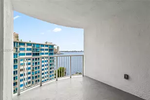 1420 Brickell Bay, Miami, FL 33131 - Photo 23