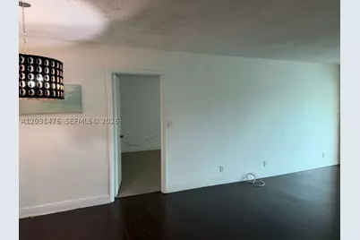 140 Lakeview #211, Weston, FL 33326 - Photo 3