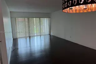 140 Lakeview, Weston, FL 33326 - Photo 1