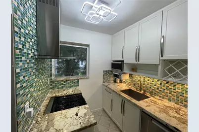 4740 Pine Tree #25, Miami Beach, FL 33140 - Photo 5
