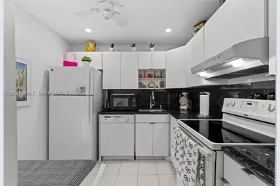 20400 Country Club #203, Aventura, FL 33180 - Photo 7