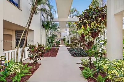 20300 W Country Club #106-3, Aventura, FL 33180 - Photo 55