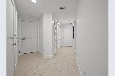 16385 Biscayne #1615, North Miami Beach, FL 33160 - Photo 7