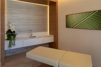 16385 Biscayne #1615, North Miami Beach, FL 33160 - Photo 29