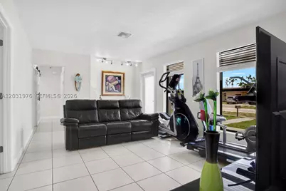 855 W 70th, Hialeah, FL 33014 - Photo 7