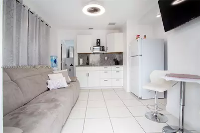 855 W 70th, Hialeah, FL 33014 - Photo 29