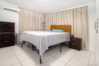 855 W 70th, Hialeah, FL 33014 - Photo 27