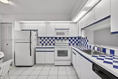 1200 SW 125th #410L, Pembroke Pines, FL 33027 - Photo 9