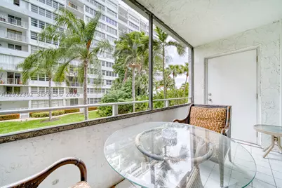 1160 N Federal #213, Fort Lauderdale, FL 33304 - Photo 9