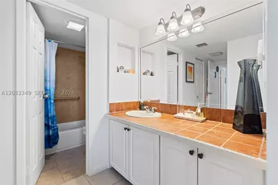3675 N Country Club #2201, Aventura, FL 33180 - Photo 17