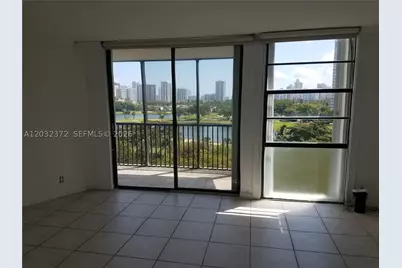 3475 N Country Club #805, Aventura, FL 33180 - Photo 3