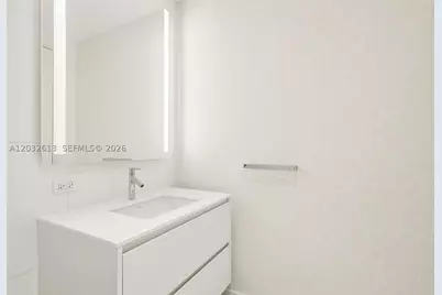 300 Biscayne Boulevard #3305W, Miami, FL 33131 - Photo 33