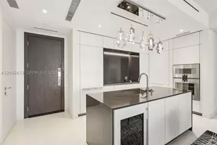 300 Biscayne Blvd, Miami, FL 33131 - Photo 9