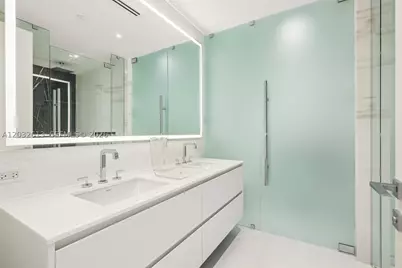 300 Biscayne Boulevard #3305W, Miami, FL 33131 - Photo 29