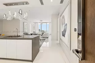 300 Biscayne Blvd, Miami, FL 33131 - Photo 3