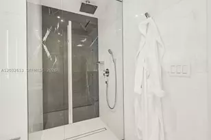 300 Biscayne Blvd, Miami, FL 33131 - Photo 21