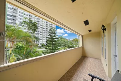 1965 Sans Souci, North Miami, FL 33181 - Photo 31