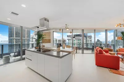 1000 Brickell #4401, Miami, FL 33131 - Photo 5