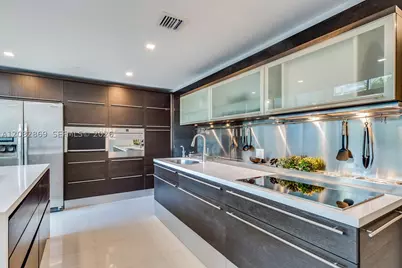 6000 Collins #346, Miami Beach, FL 33140 - Photo 9