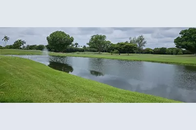 9823 S Hollybrook Lake #310, Pembroke Pines, FL 33025 - Photo 11