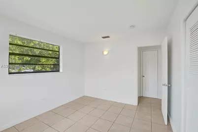 1140 N 74th, Hollywood, FL 33024 - Photo 35