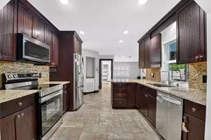 13808 Geranium, Wellington, FL 33414 - Photo 9