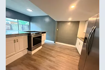 274 NE 141st #3C, Miami, FL 33161 - Photo 7