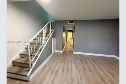 274 NE 141st #3C, Miami, FL 33161 - Photo 3