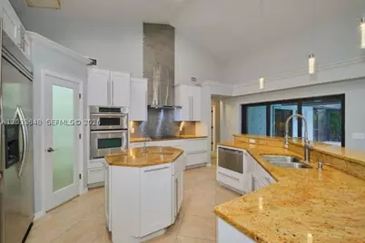 28505 Sombrero, Bonita Springs, FL 34135 - Photo 25