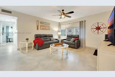 221 SE 9th #102, Pompano Beach, FL 33060 - Photo 5