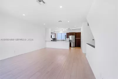 113 NE 6 #3605, Fort Lauderdale, FL 33304 - Photo 5