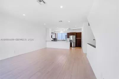 113 NE 6 #4621, Fort Lauderdale, FL 33304 - Photo 5