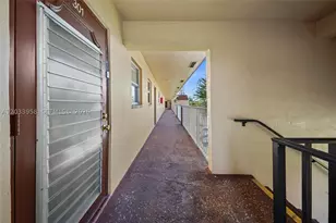 8951 Sunrise Lakes, Sunrise, FL 33322 - Photo 21