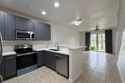 4649 SW 75th, Davie, FL 33314 - Photo 5