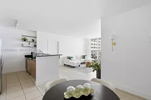 325 S Biscayne, Miami, FL 33131 - Photo 9